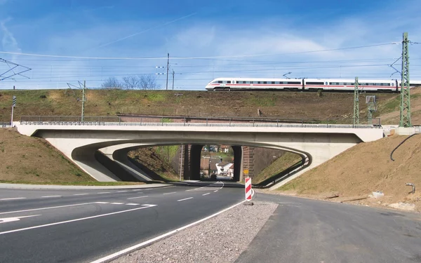 Alte und neue Brücke, Foto: Archäologisches Spessartprojekt