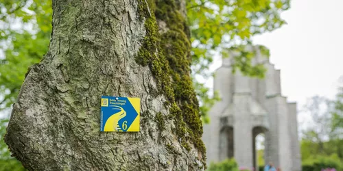 Kriegerdenkmal vor der Oberen Veste in Treuchtlingen, Foto: Dietmar Denger, Lizenz: Naturpark Altmühltal