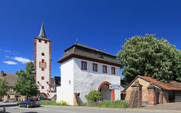 Oberes Tor und Oberer Torturm, Foto: Uwe Miethe, Lizenz: DB