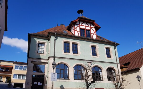 Rathaus Wilhelmsdorf mit Zirkelmuseum, Foto: Ewald Kainz