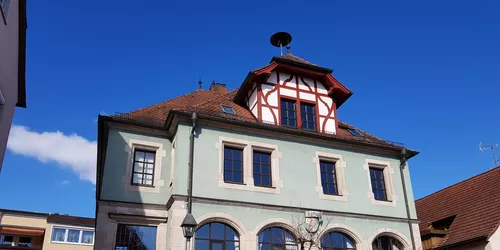 Rathaus Wilhelmsdorf mit Zirkelmuseum, Foto: Ewald Kainz