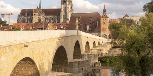 Steinerne Brücke und Dom Regensburg, Foto: Julian Eliot Photography, Lizenz: Regensburg Tourismus GmbH