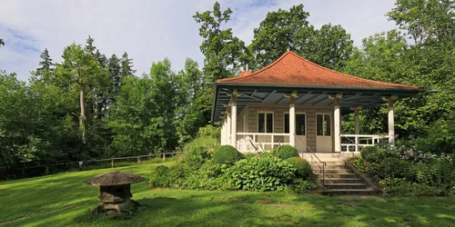 Im Schackypark in Dießen am Ammersee: Das Teehaus, Foto: Uwe Miethe