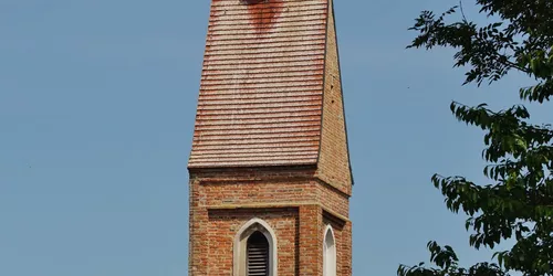 St. Martin Sonnendorf mit Storchennest, Foto: Landkreis Erding