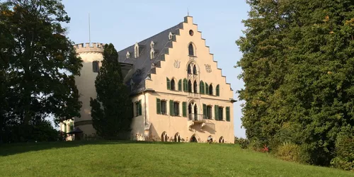 Schloss Rosenau, Foto: Stoerfix, Wikimedia Commons, CC BY-SA