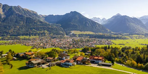 Oberstdorf and its sights: Mountains, a ski jump, a local museum and Allgäu delicacies