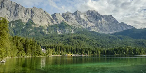 Crossing the border: The "Außerfernbahn" long-distance train