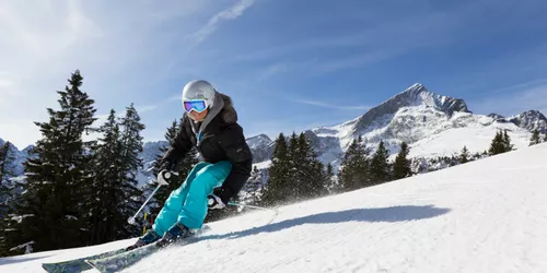 Garmisch-Partenkirchen ski resort: Winter sports at the foot of the Zugspitze